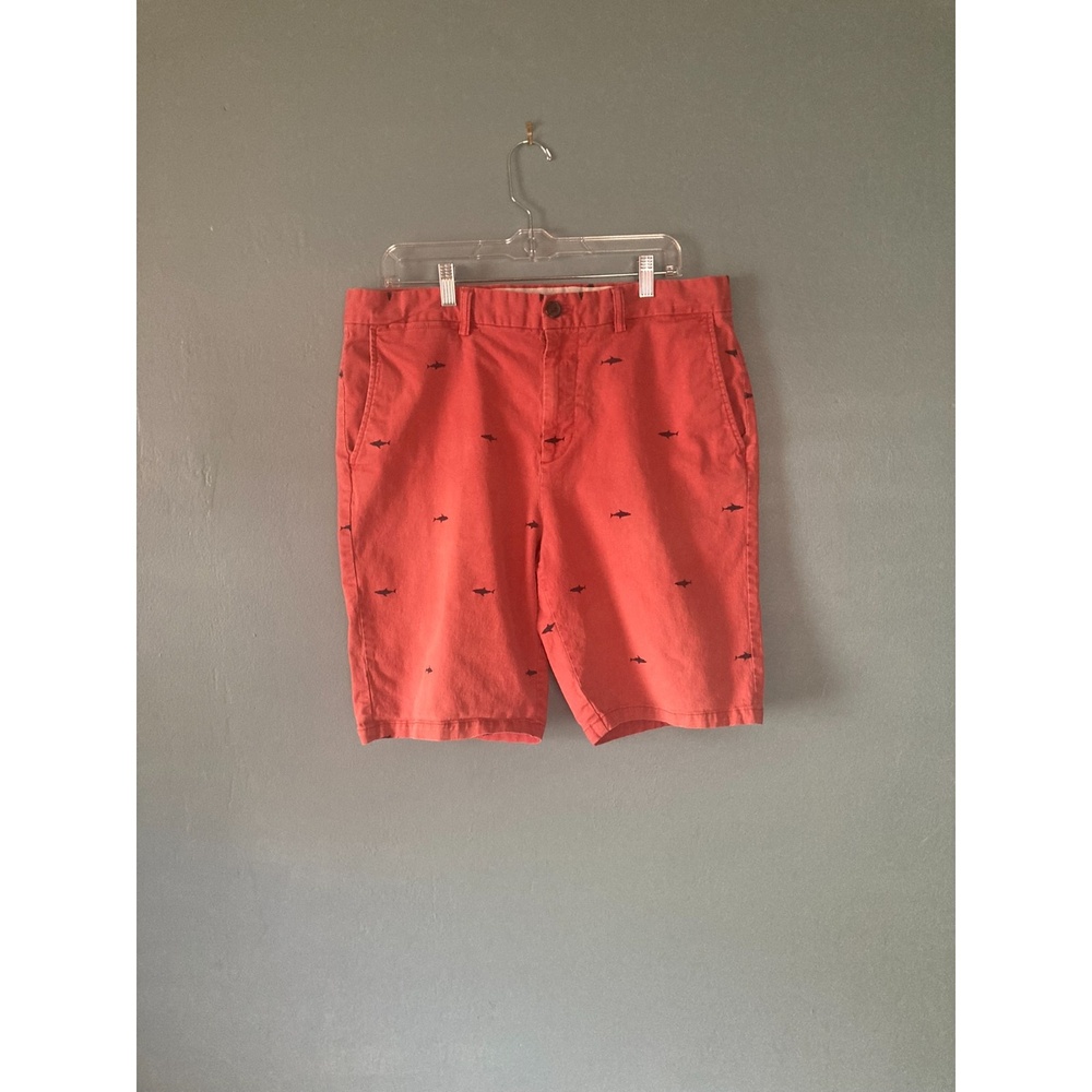 Old Navy men's flat front pink shark pattern shorts ultimate slim size 36